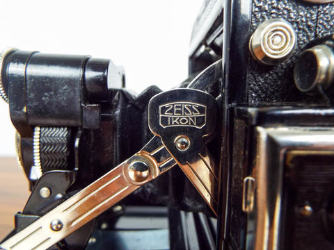 Lot 423 - A Zeiss Ikon Super Ikonta 530 Folding Lot 423 - A Zeiss Ikon Super Ikonta 530 Folding